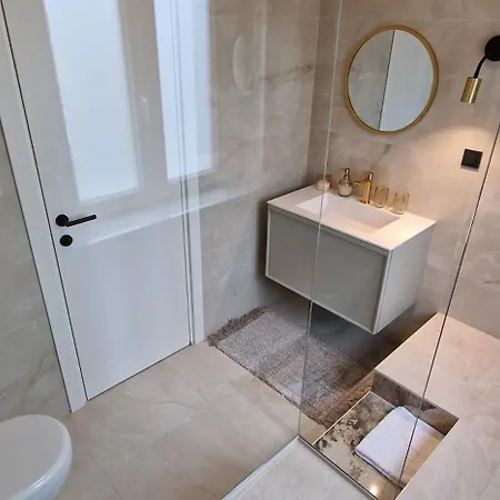 Mystique 奥帕提亚