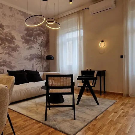 Mystique 奥帕提亚