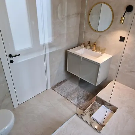 Mystique Apartament *