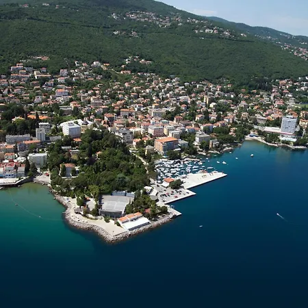 Apartment Mystique *