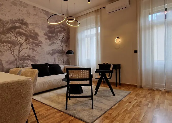 Mystique 奥帕提亚